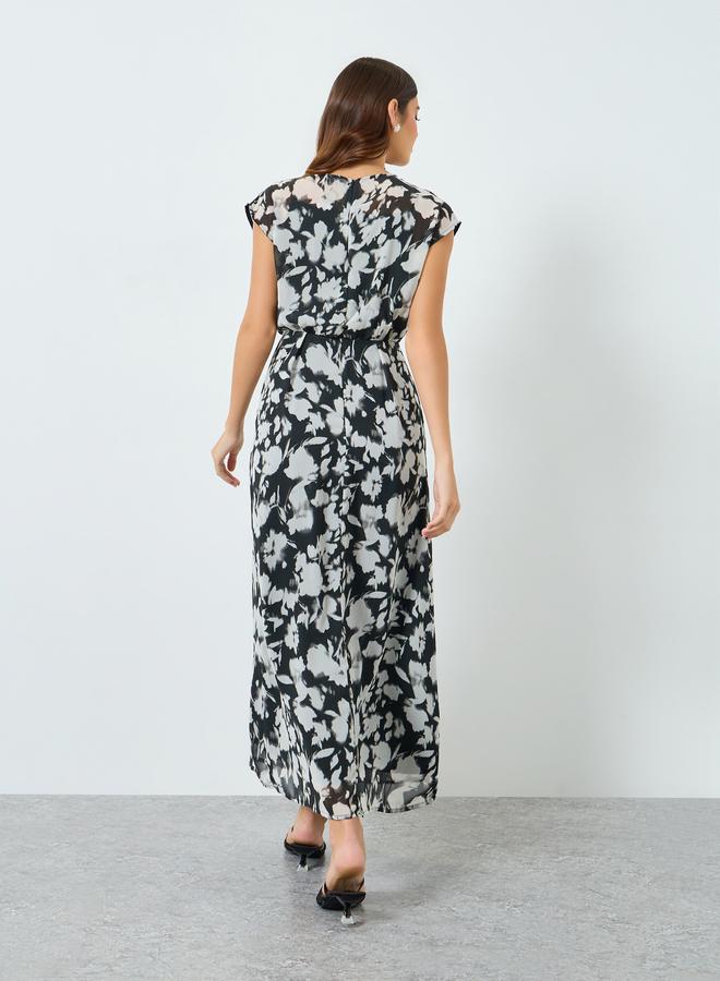 ستايلي فستان طويل بحافة واسعة بلا أكمام وطبعة أزهار - Image 4